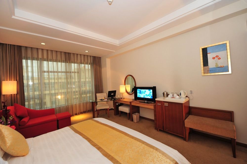 Ramada Plaza Guangzhou Hotel Exterior foto