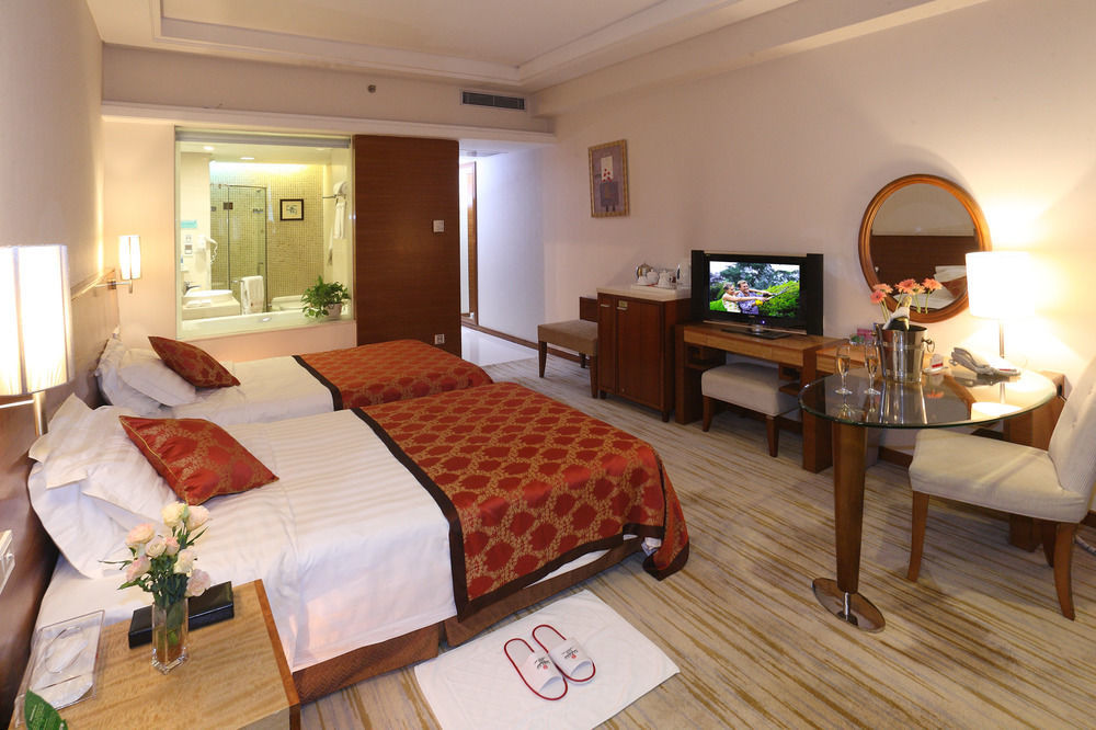 Ramada Plaza Guangzhou Hotel Exterior foto