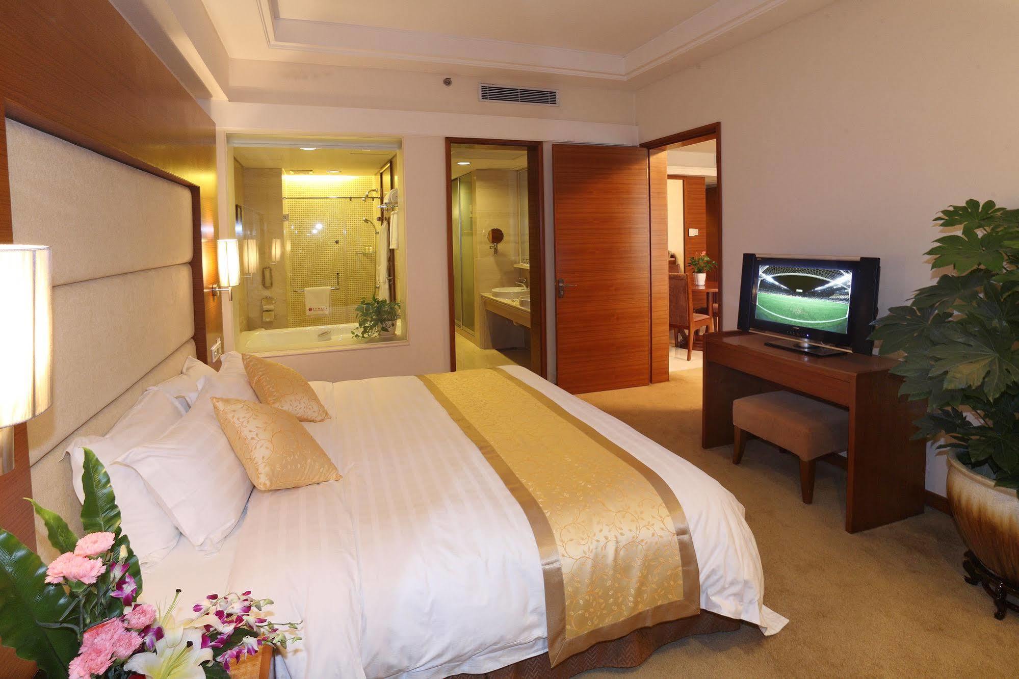 Ramada Plaza Guangzhou Hotel Exterior foto