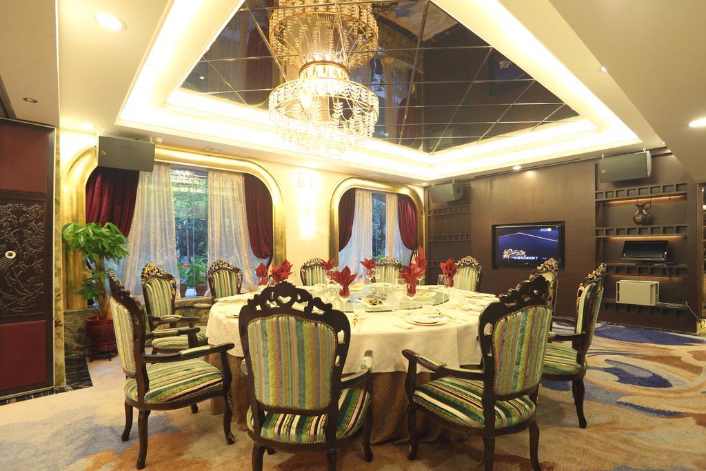 Ramada Plaza Guangzhou Hotel Exterior foto